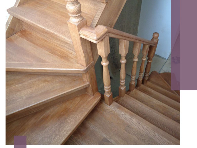 Дубовые лестницы под ключ в Феодосии: изготовление и монтаж