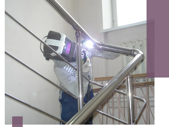 Монтаж перил и ограждений качественно в Феодосии