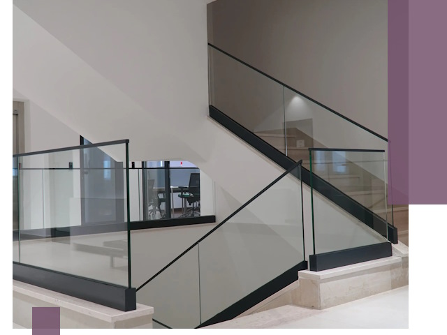 Стеклянные перила премиум-класса с установкой в Феодосии