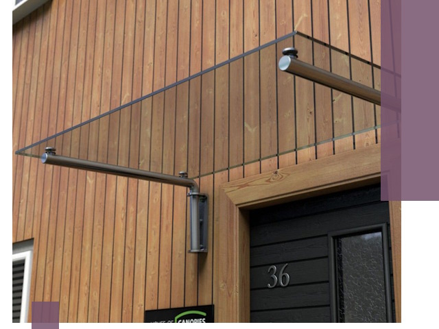 Стеклянные козырьки на входы и фасады в Феодосии