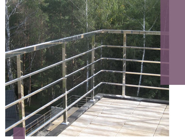 Парапеты из нержавеющей стали в Феодосии — изготовление и монтаж