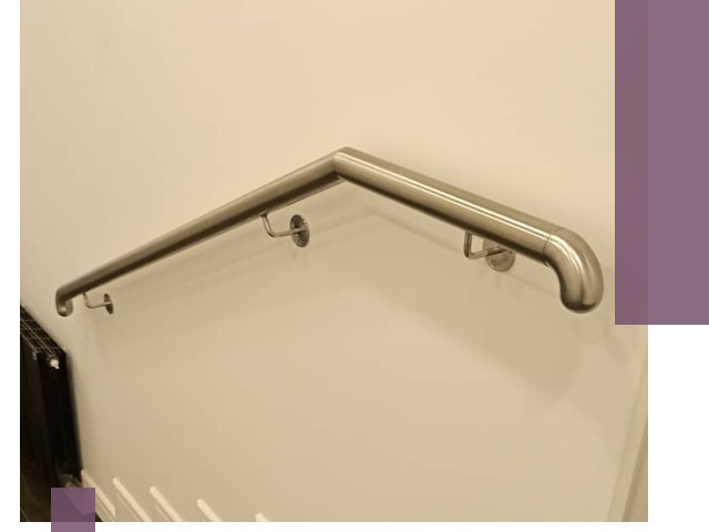 Изготовление пристенных поручней в Феодосии под ключ за сроки